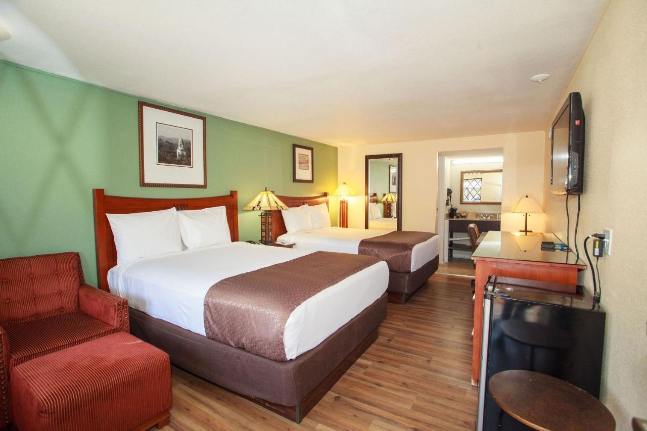 Travelodge By Wyndham West
