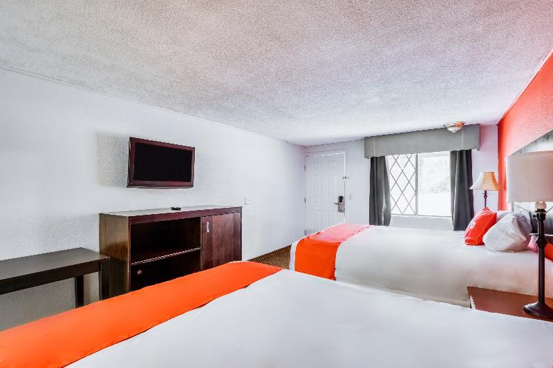 Travelodge By Wyndham West Hotel Macon