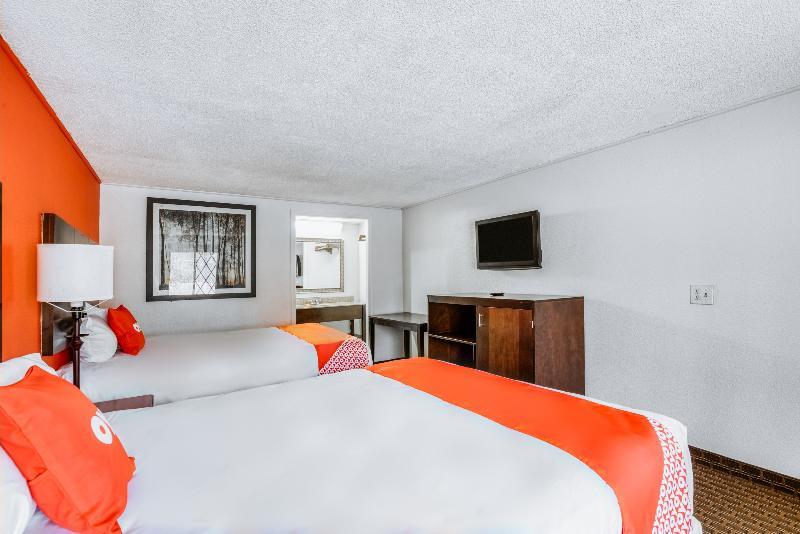 Travelodge By Wyndham West Hotel